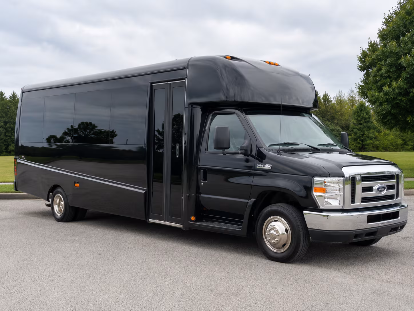charter buses for hudson river museum field trips in yonkers