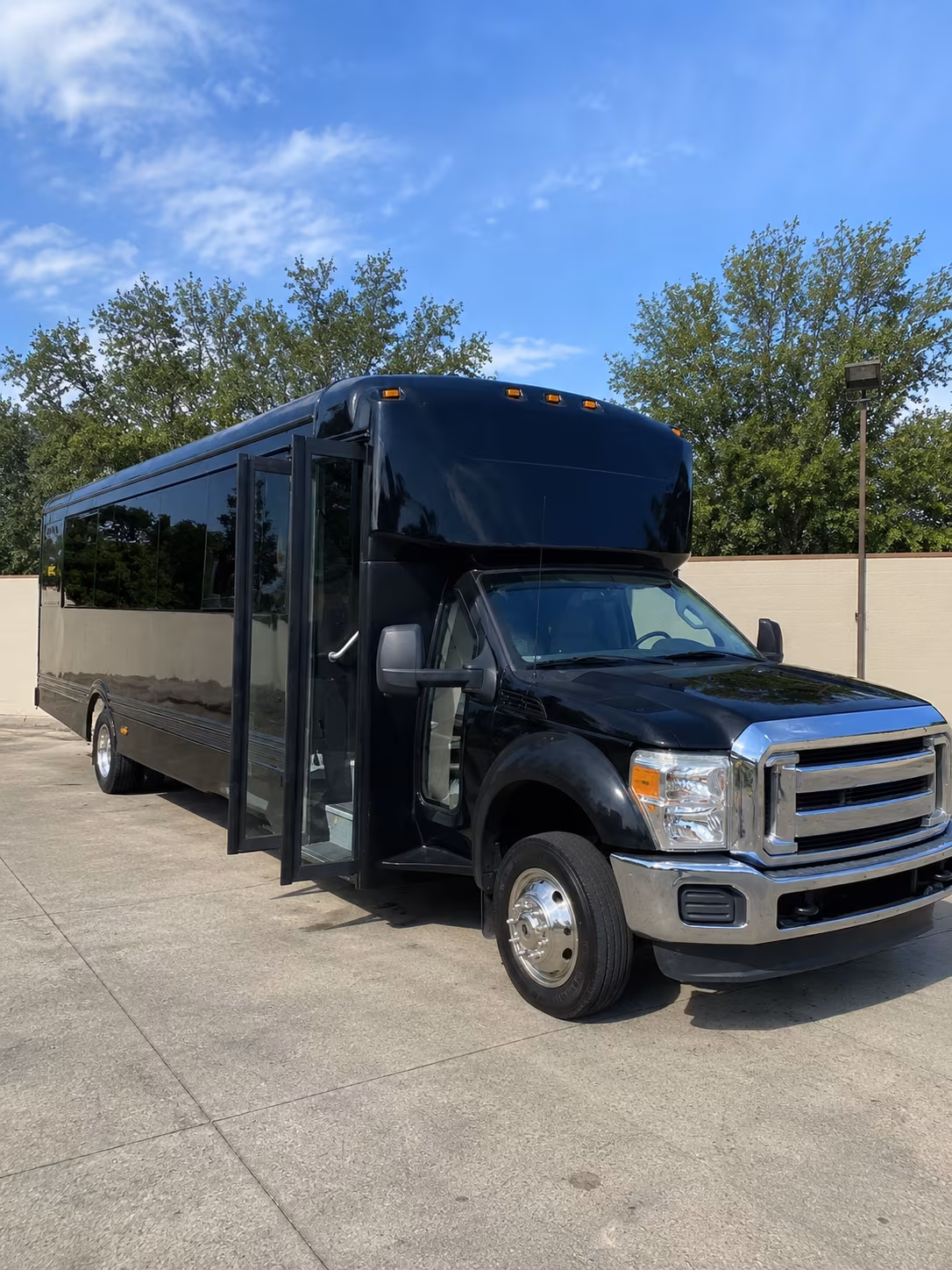 yonkers 20 passenger party bus